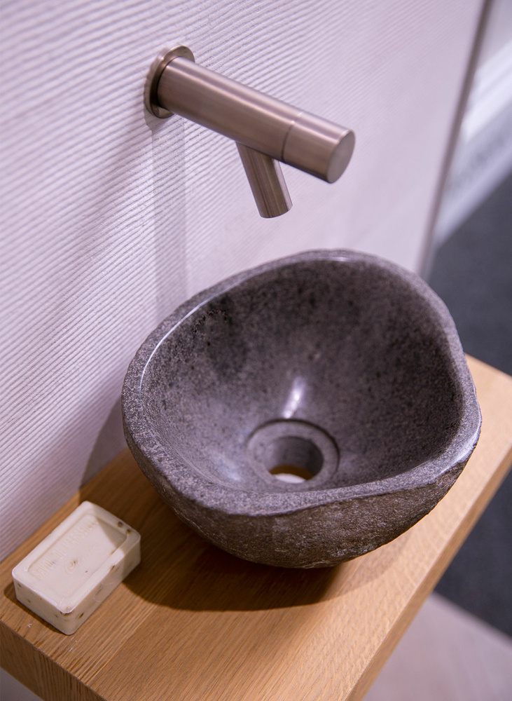 tegeloutlet-showroom-keraben-groove-snow-concept-art-40x120-looox-wooden-base-eiken-hotbath-dude-fonteinkraan