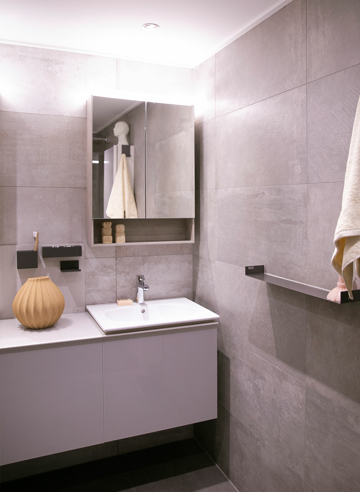 tegeloutlet-showroom-delconca-upgrade-geberit-acanto-wastafelmeubel-hansgrohe-metris-wastafelmengkraan-looox-inbouwplanchet-60x10