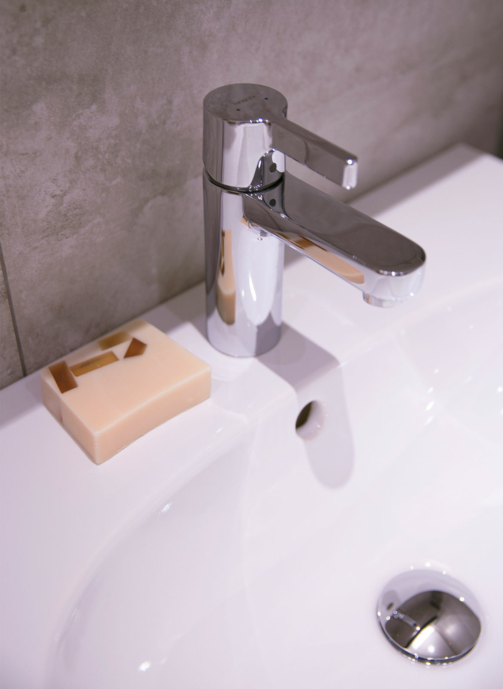 tegeloutlet-showroom-delconca-upgrade-hansgrohe-metris-wastafelmengkraan